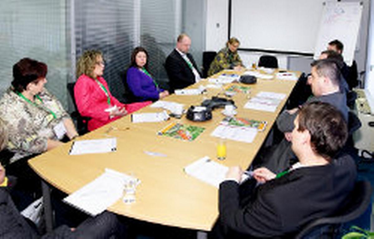 HR živě 23.2.2012 - diskusní skupina Motivační systémy - nefinanční odměňování